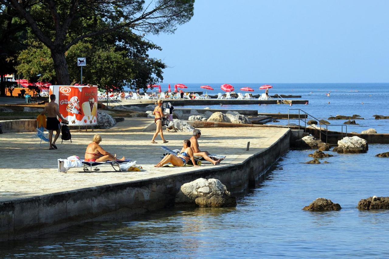 Apartments With A Parking Space Umag - 7109 Exterior foto