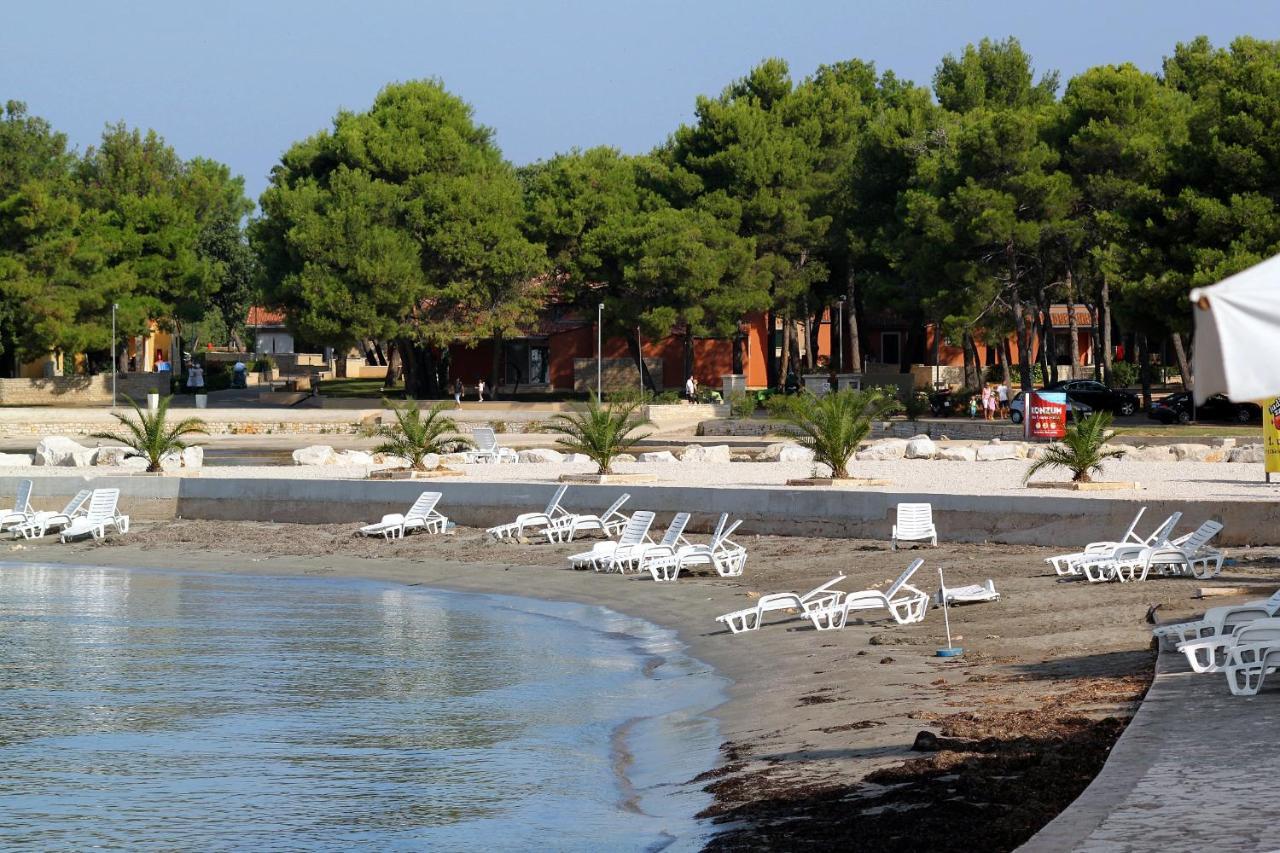 Apartments With A Parking Space Umag - 7109 Exterior foto