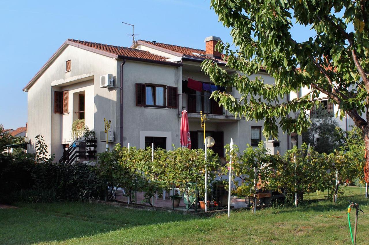 Apartments With A Parking Space Umag - 7109 Exterior foto