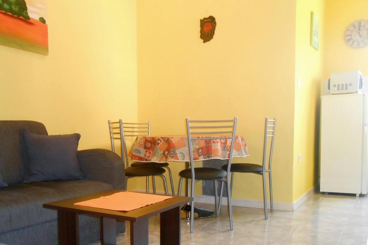 Apartments With A Parking Space Umag - 7109 Exterior foto