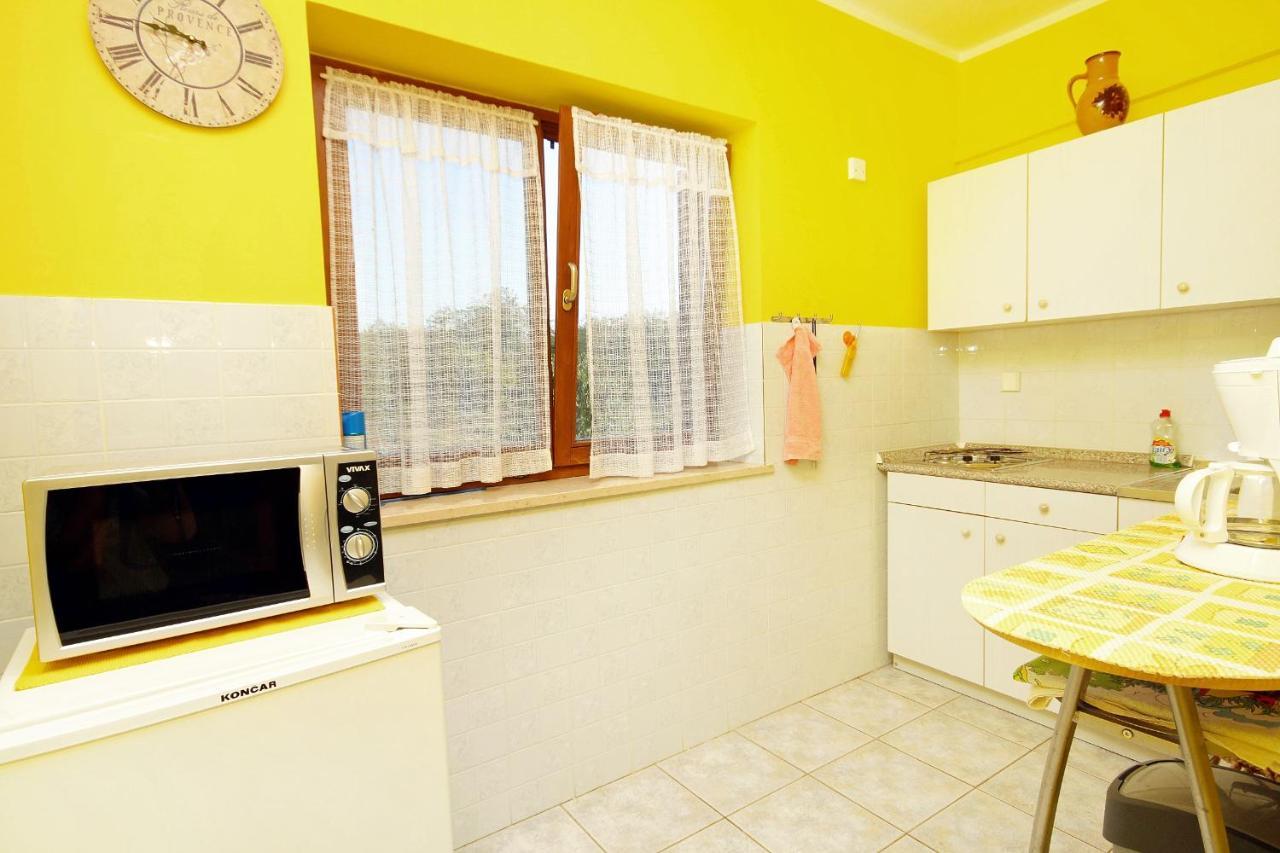 Apartments With A Parking Space Umag - 7109 Exterior foto